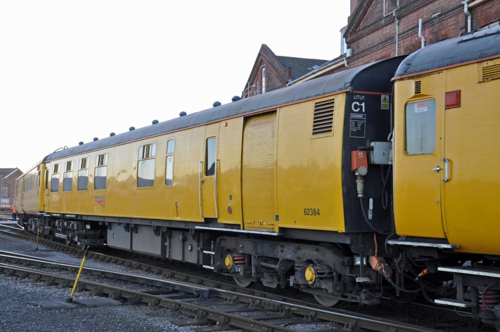 utu1testcoach62384eastleighworks25thnovember2016.jpg