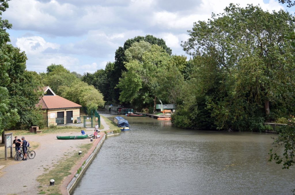 basingstokecanal.jpg